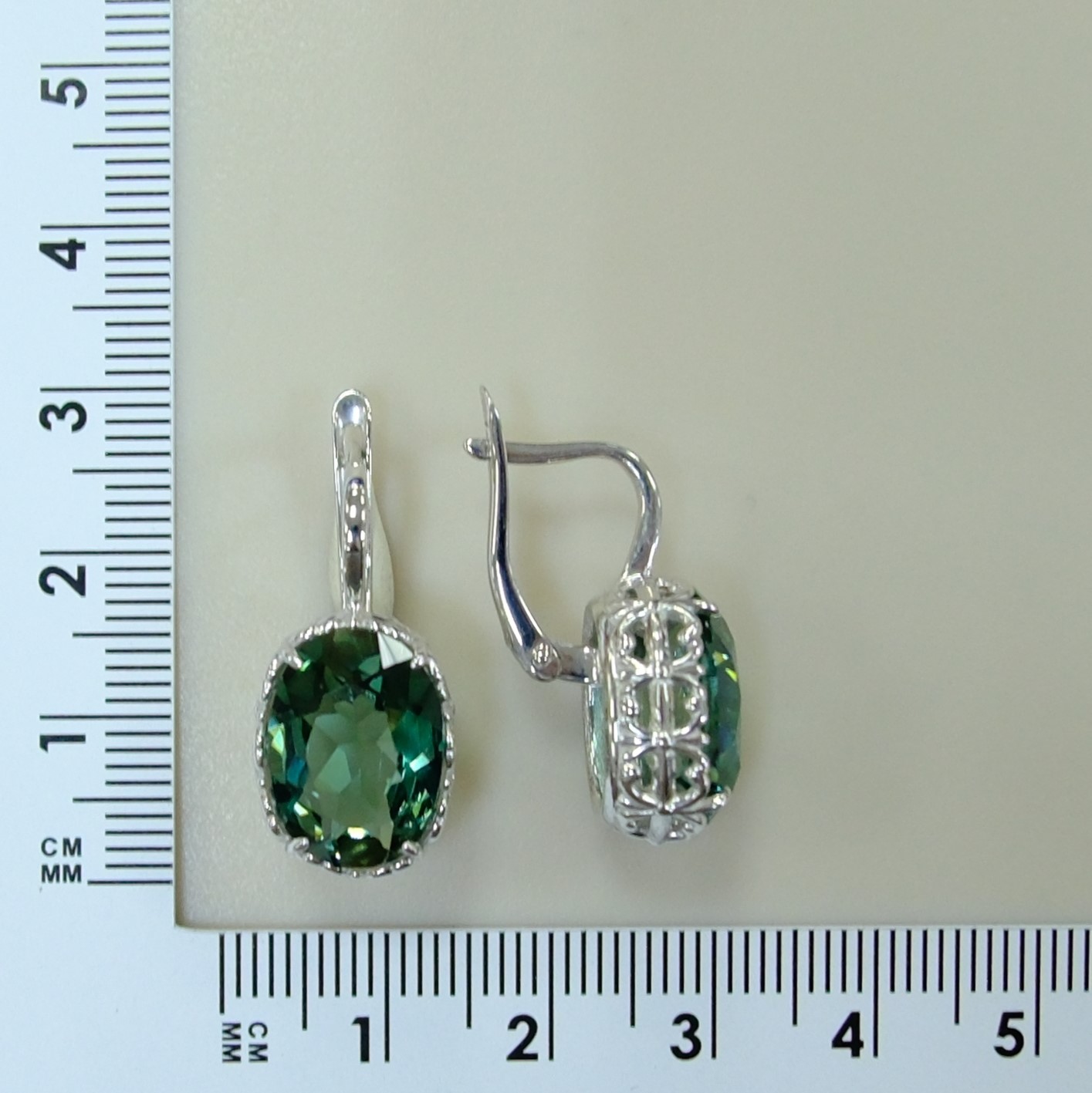 Серебряные серьги с празиолитами